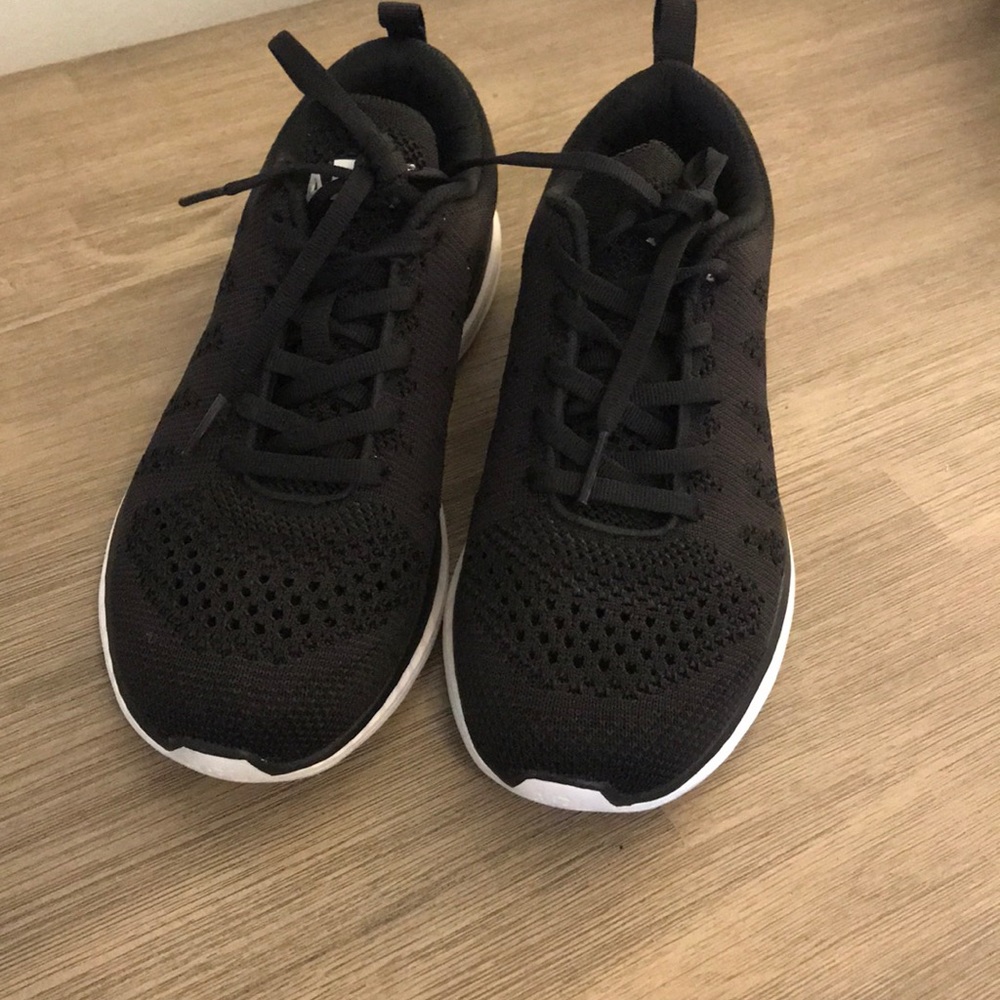 APL shoes